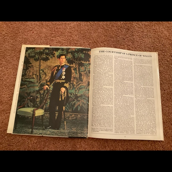 Invitation to a Royal Wedding book Diana and Charles - Picture 5 of 8